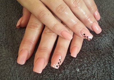 acrylic-nail-salon-in-wakefield-nail-extensions-with-nail-art-wf3-2ab-01924-724004-550